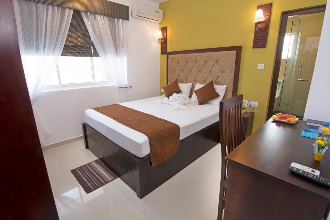 Mount Breeze Hotel Дехивала-Маунт-Лавиния Экстерьер фото