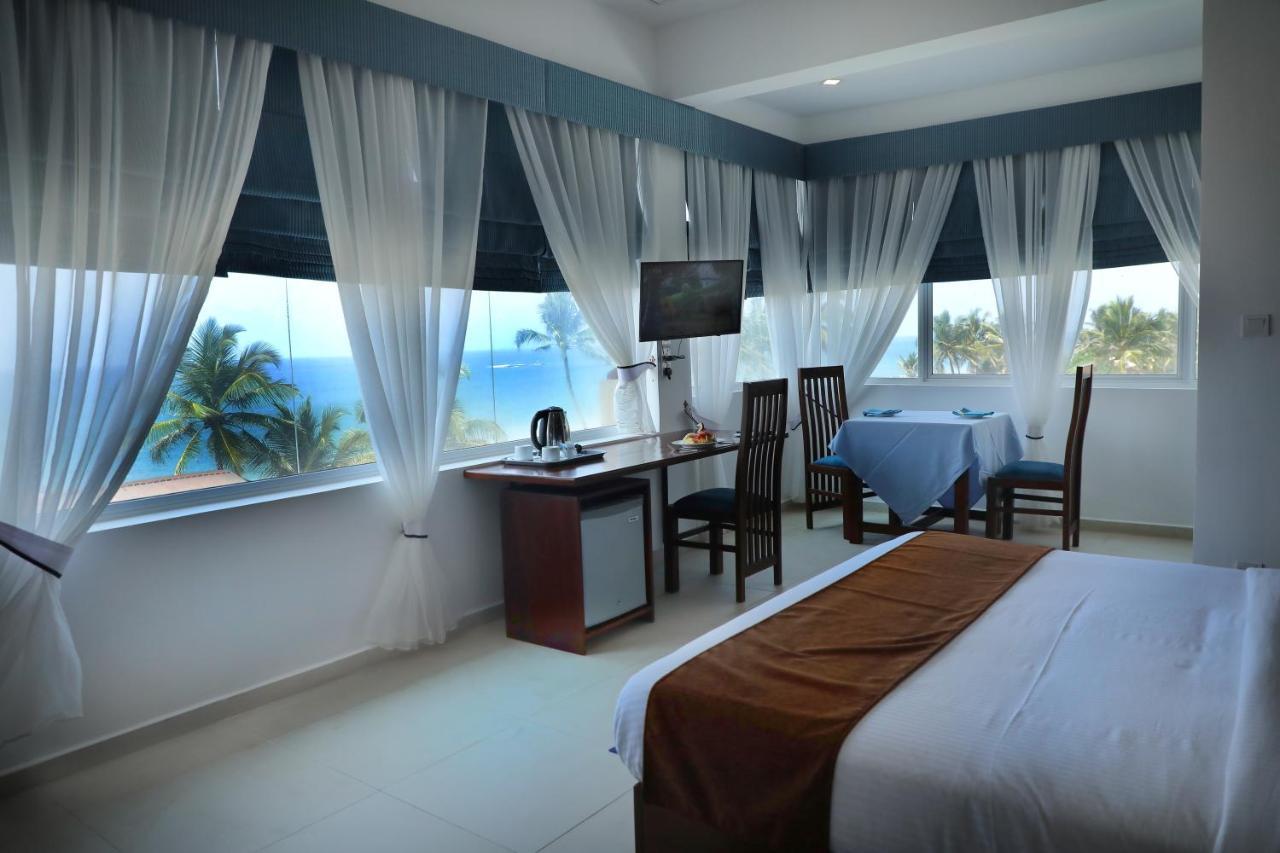 Mount Breeze Hotel Дехивала-Маунт-Лавиния Экстерьер фото