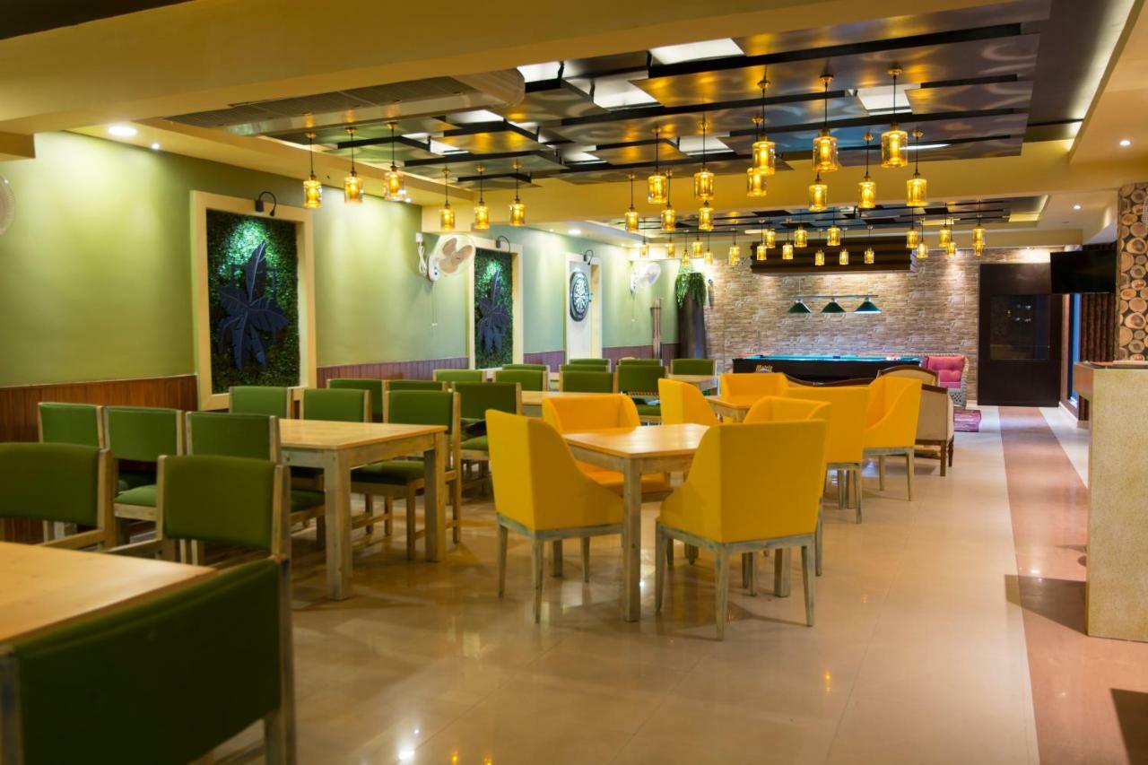 Mount Breeze Hotel Дехивала-Маунт-Лавиния Экстерьер фото